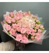 Кустовые розы с гортензией  1
