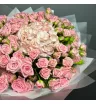 Кустовые розы с гортензией  2
