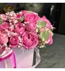 Пионовидные кустовые розы в коробке  4