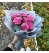 Букет из пионовидных роз с эвкалиптом