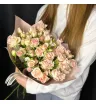 Моно букет из 15 кустовых роз «Чувства»