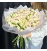 Моно букет из 31 нежной кустовой розы