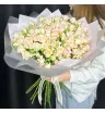 Моно букет из 31 нежной кустовой розы 4