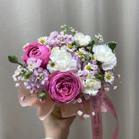 Композиция в стакане «Для неё» от интернет-магазина «Verbena Flowers» в Саранске