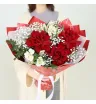 Сборный букет с французскими розами «Яркая классика»